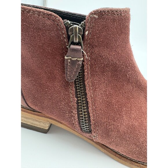 Clarks Artisan Ankle Booties Womens 9 M Burgundy Side Zip Low Heel - Picture 6 of 12